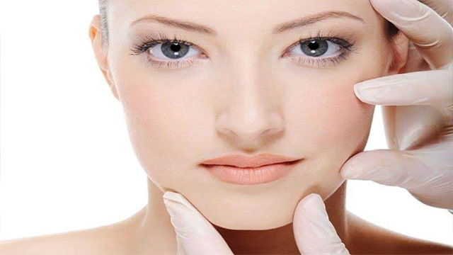 اجعلي زوجك ينظر اليك وكأنك اصغر عشرة سنوات